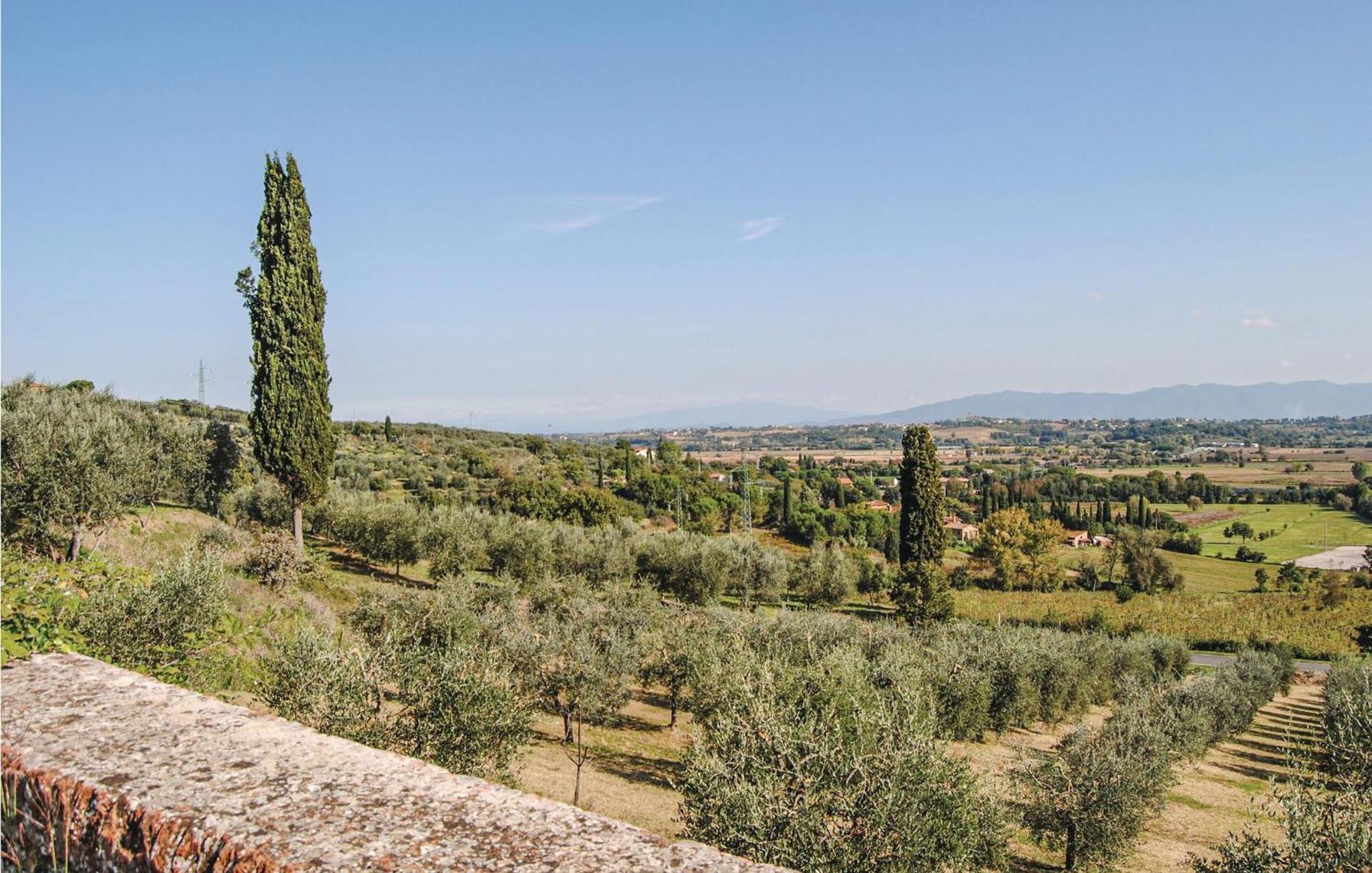 Nice Apartment In Monte San Savino With Kitchen Exterior photo